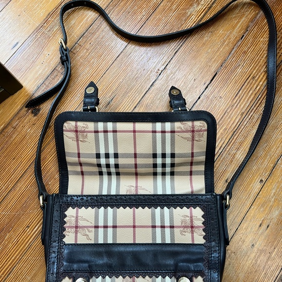 Burberry Doyle Brogues Bag Haymarket Coated Canvas with Leather Small - Picture 2 of 9